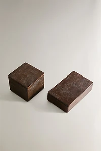 WOODEN BOX WITH A MAGNET