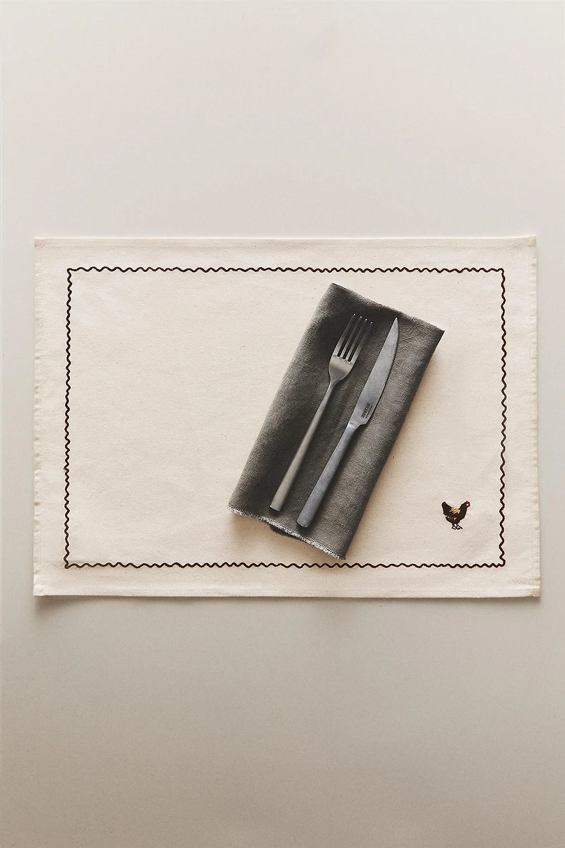 EMBROIDERED HEN COTTON PLACEMAT