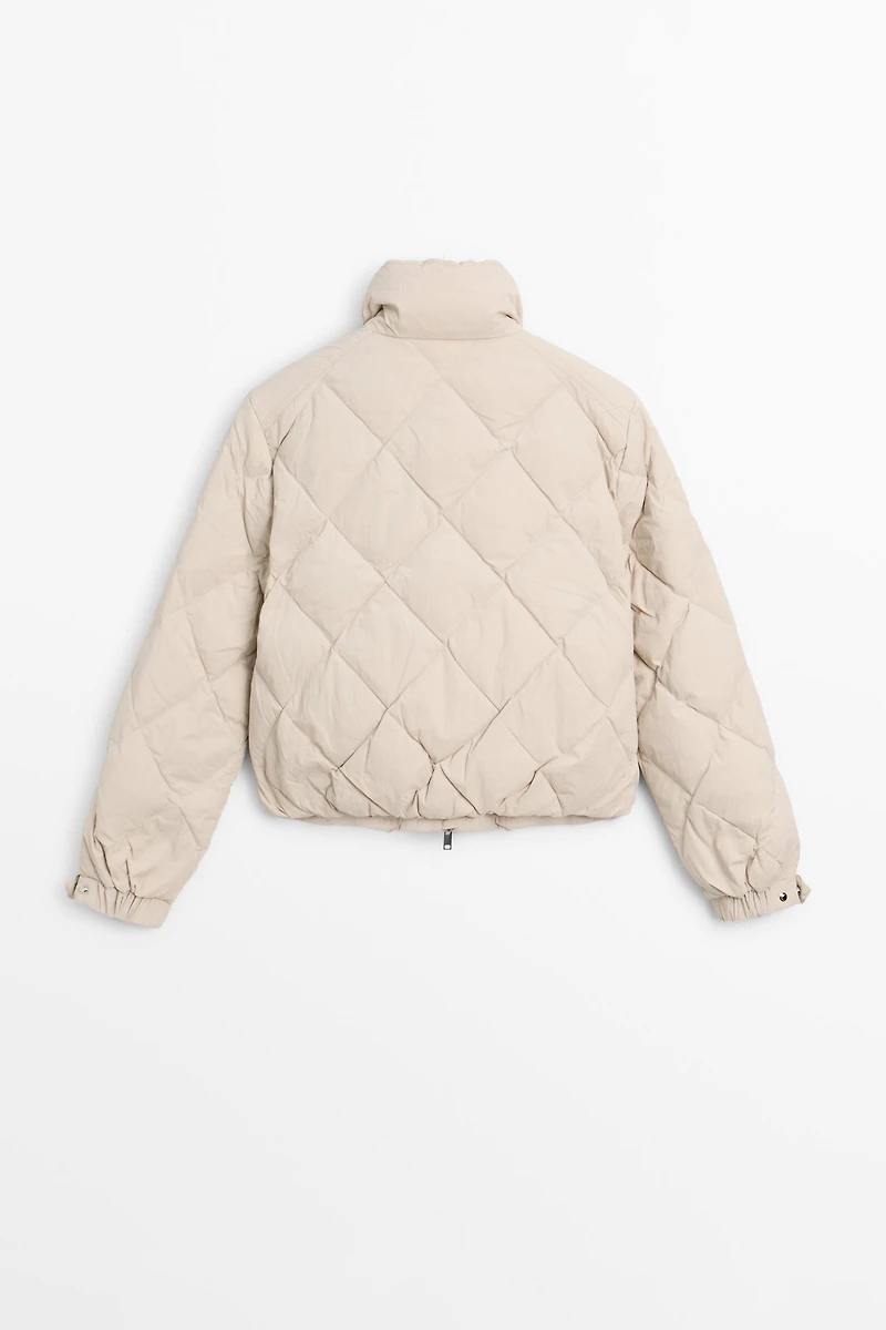 Short water-repellent down jacket