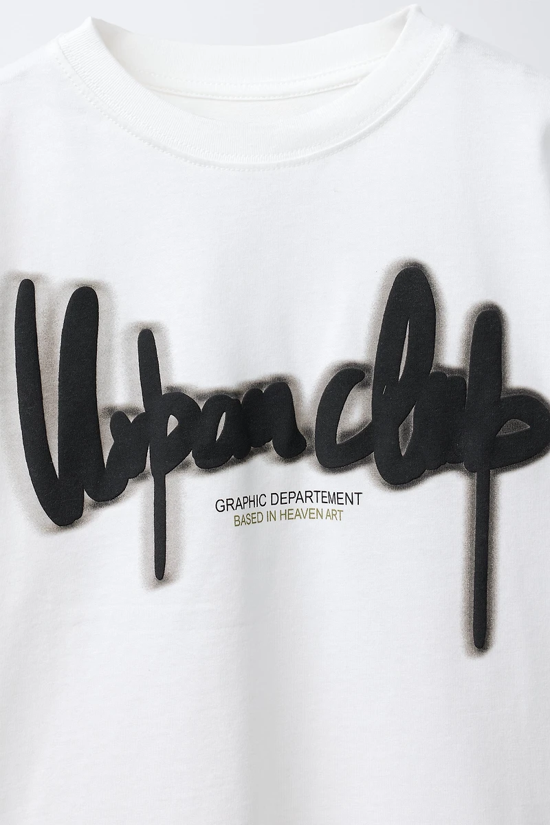 EMBOSSED TEXT T-SHIRT