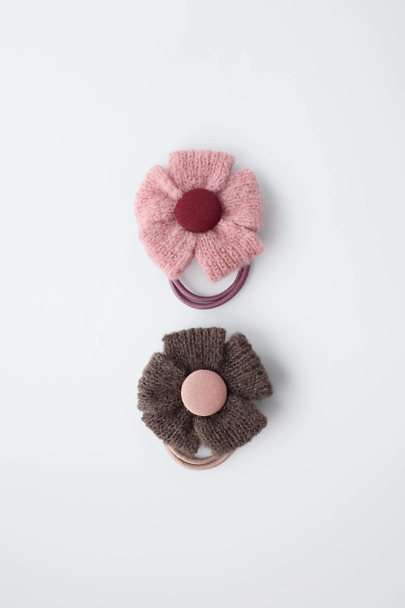 KNIT FLOWER SCRUNCHIES