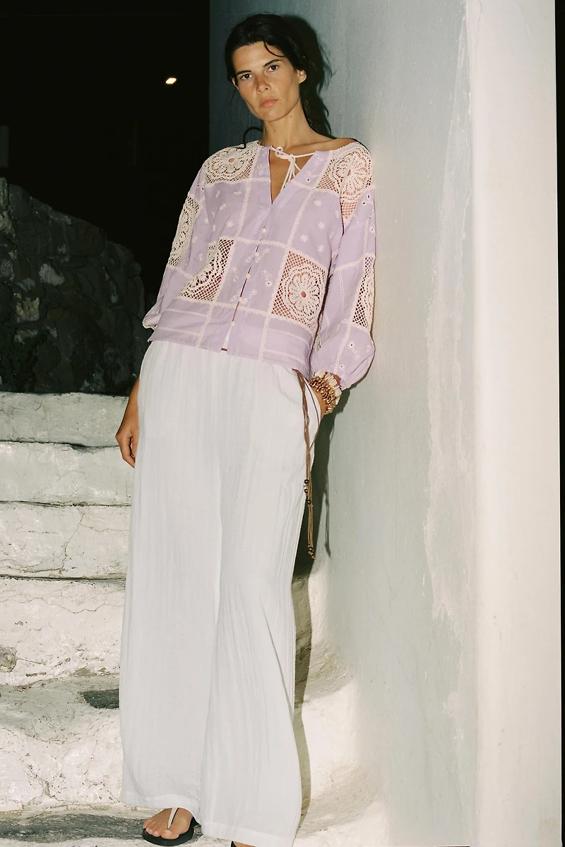CHEMISE EN MATIÈRES VARIÉES CROCHET