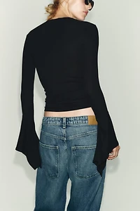 RUFFLED SLEEVE T-SHIRT