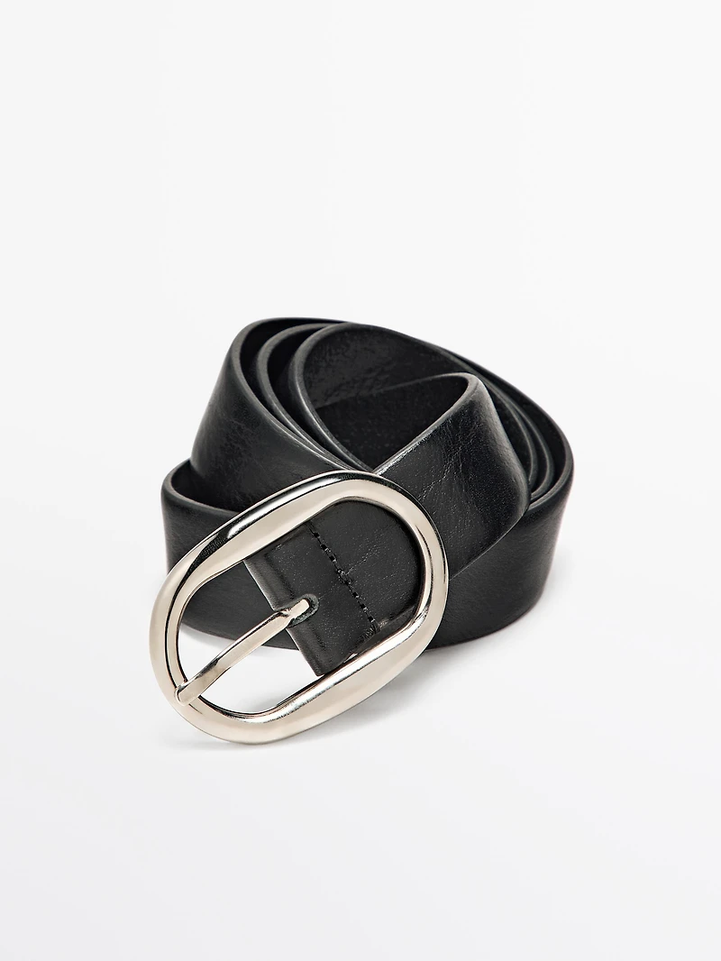 Leather belt with oval buckle