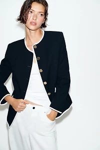 CONTRASTING PIPING BLAZER