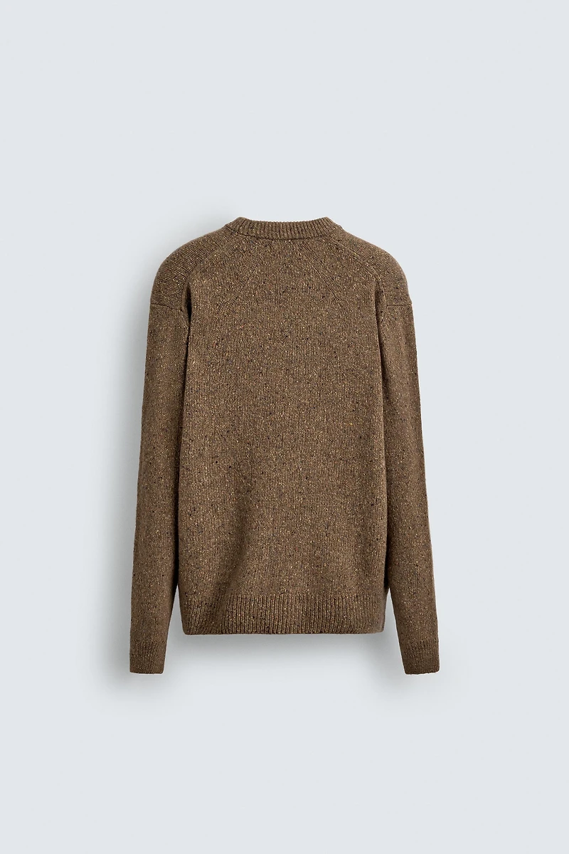 PULL EN LAINE À BOUTONS