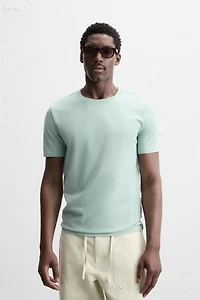BASIC SLIM FIT T-SHIRT