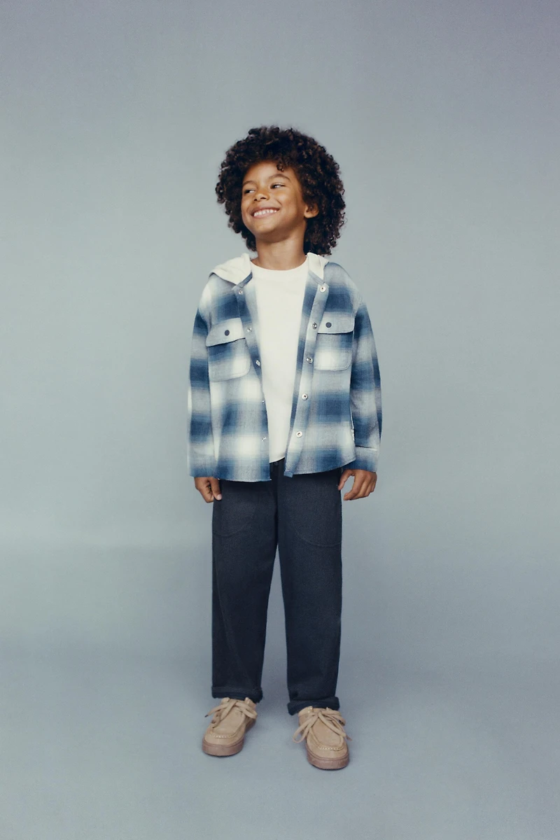 TEXTURED PANTS WITH LABEL