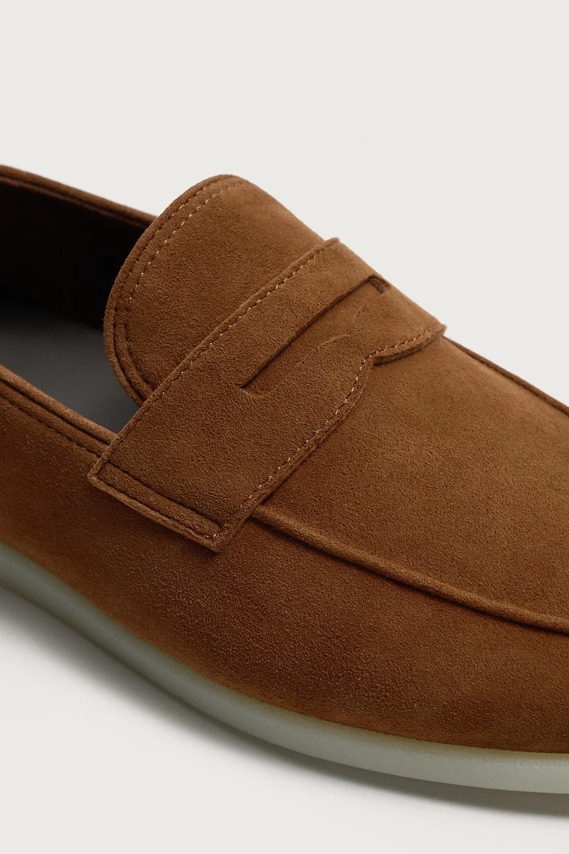 CASUAL LEATHER LOAFERS