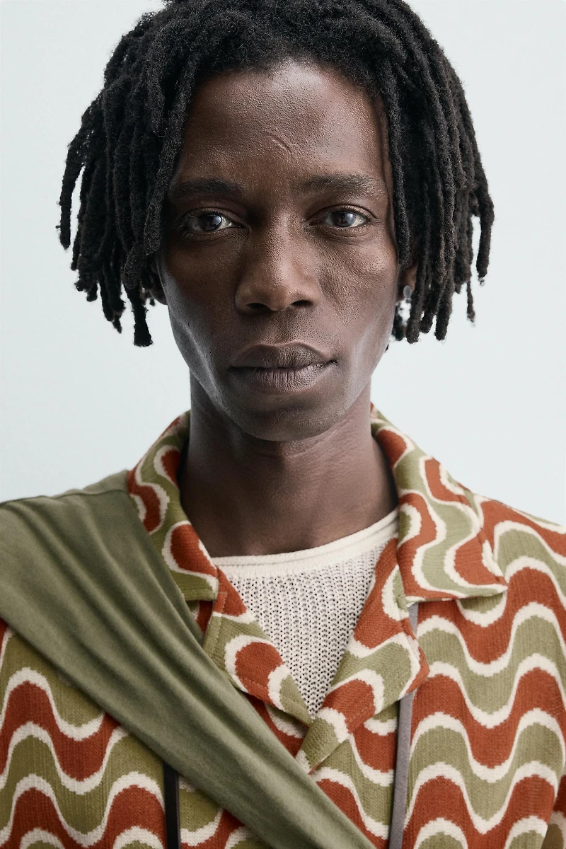 GEOMETRIC JACQUARD SHIRT
