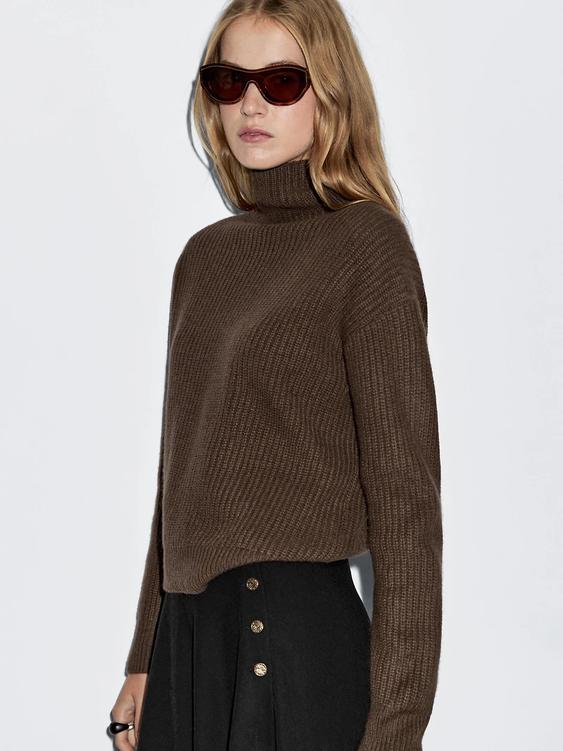 Pull en maille 100 % laine à col montant