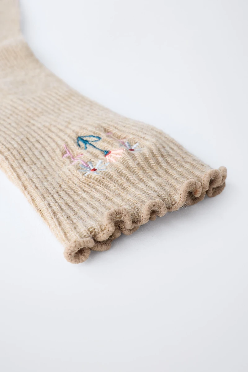 KNIT FLORAL EMBROIDERED SOCKS