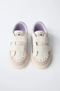 TENNIS OU BASKET À PAILLETTES