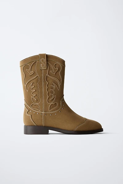 COWBOY BOOTS