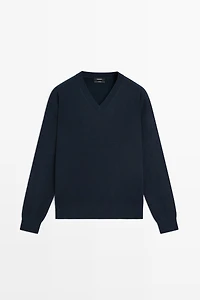 100% cashmere knit sweater