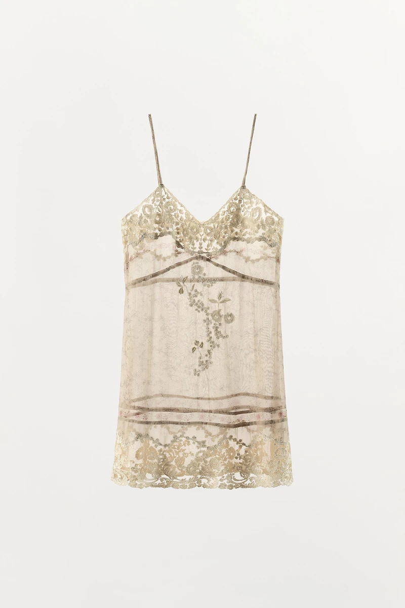 ROBE EN ORGANZA IMPRIMÉE BRODERIES