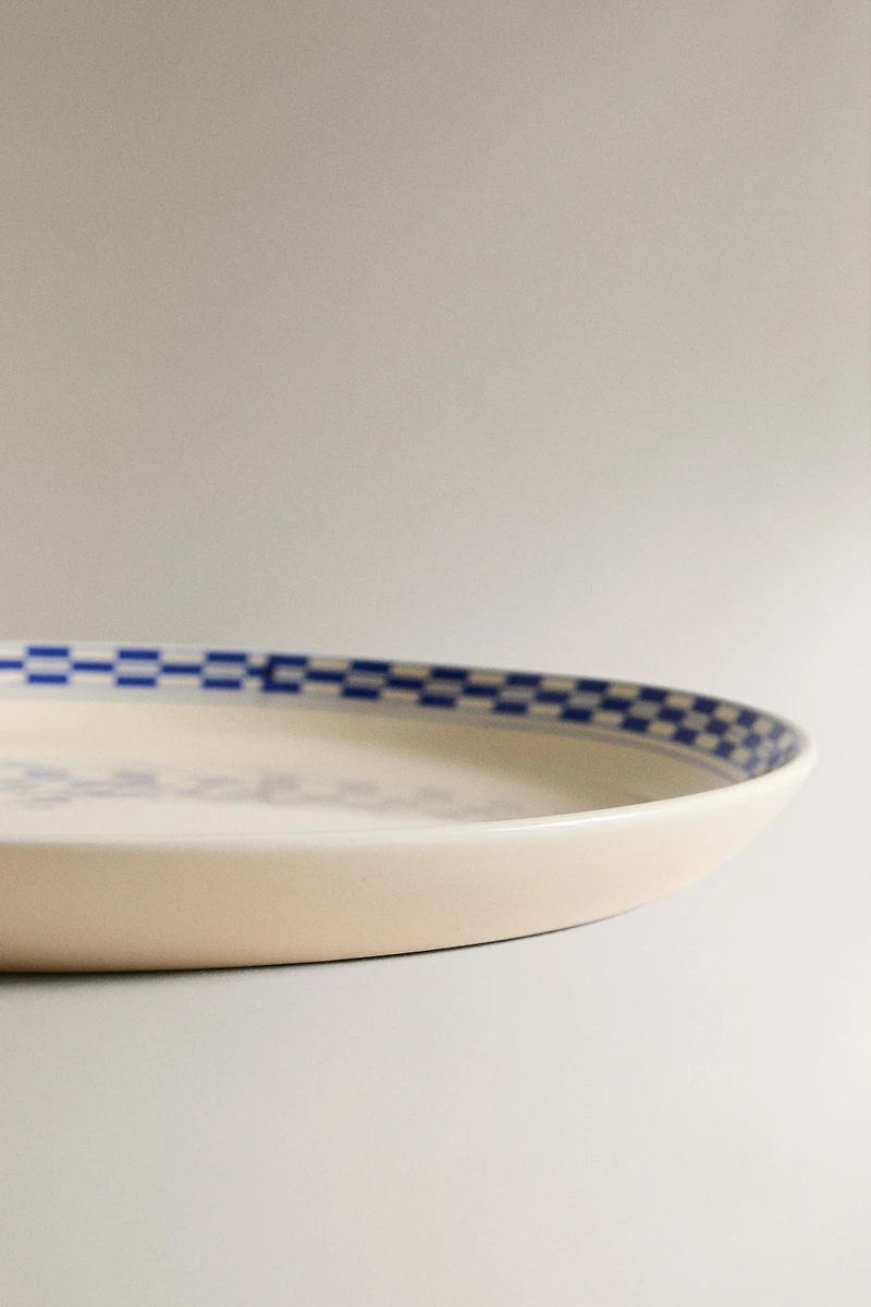 CERAMIC DINNER PLATE WITH CHECKED RIM
