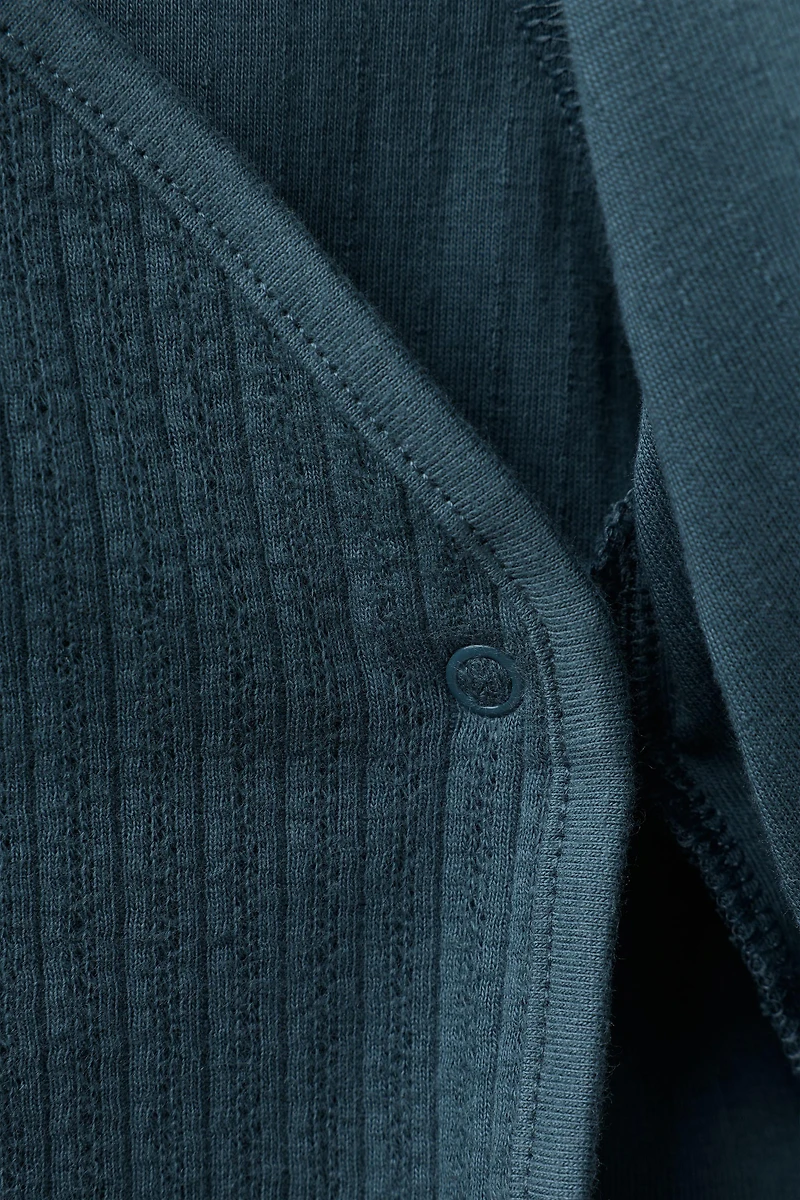 TEXTURED TOP AND LEGGINGS SET