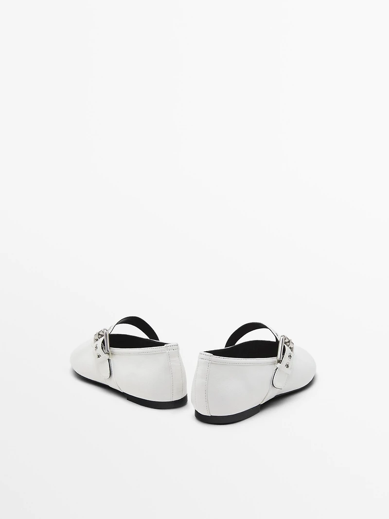 Soft ballet flats with buckle
