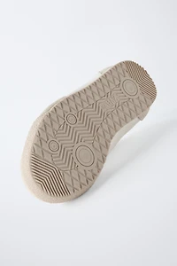 DETAIL SNEAKERS