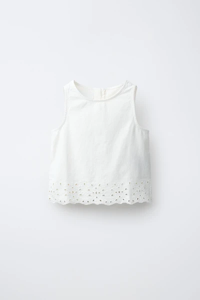EMBROIDERED TOP