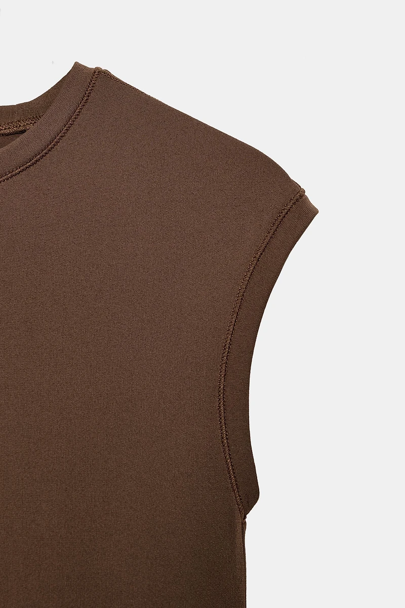 ASYMMETRIC SLEEVELESS T-SHIRT