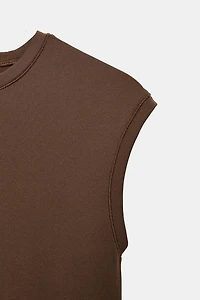 ASYMMETRIC SLEEVELESS T-SHIRT