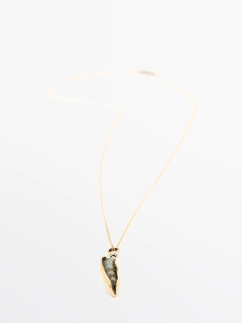 Chain necklace with pod pendant