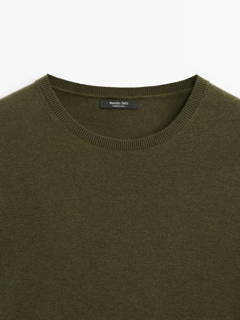 Pull laine en maille à col rond