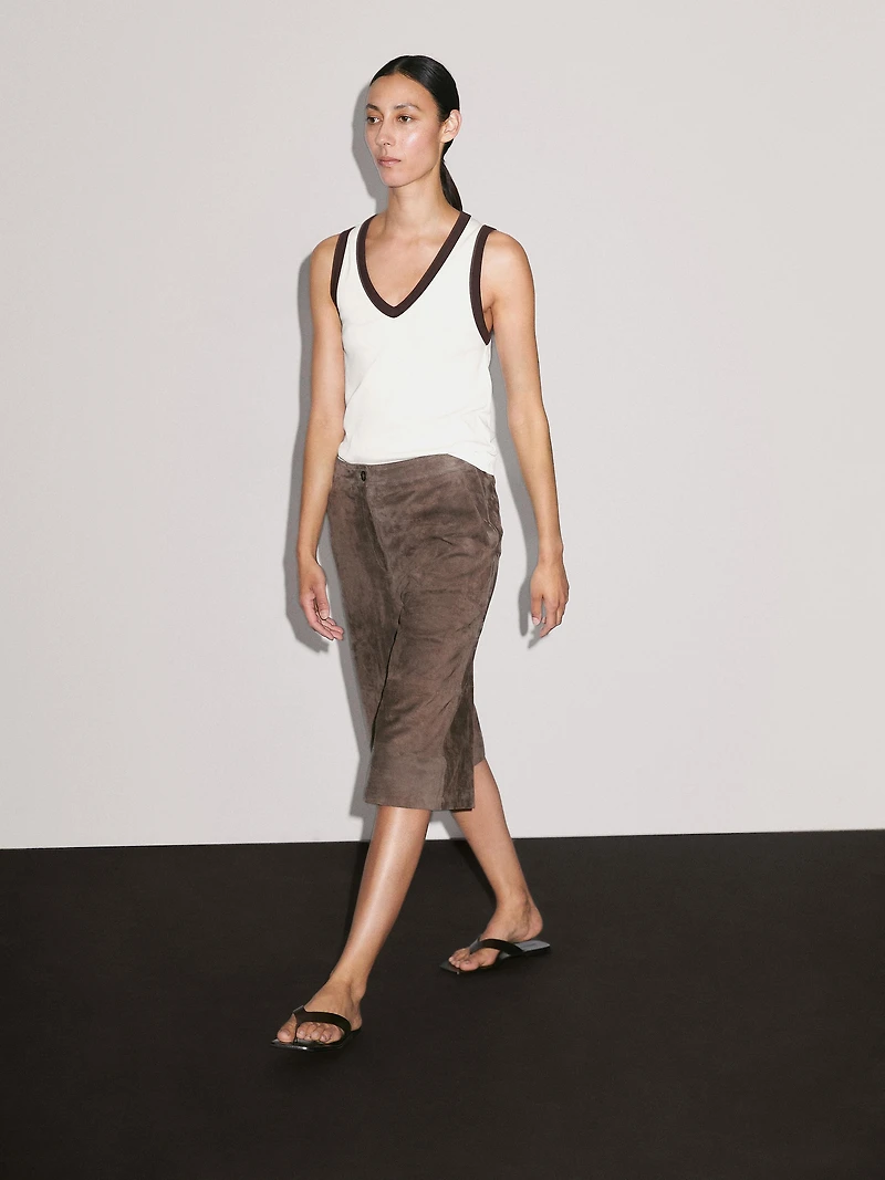 Ribbed V-neck T-shirt