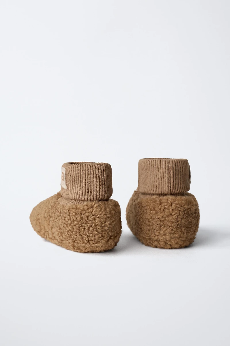 ANIMAL SLIPPERS