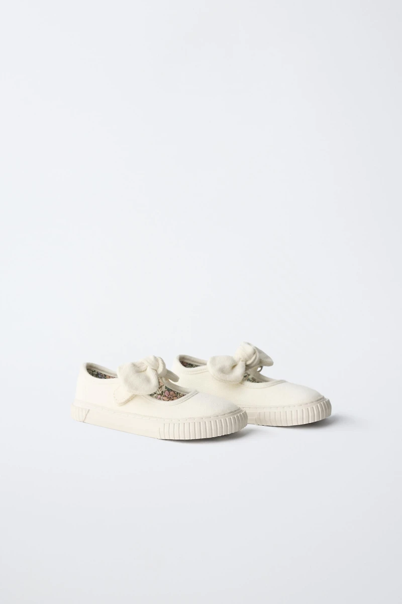 TENNIS BAREFOOT