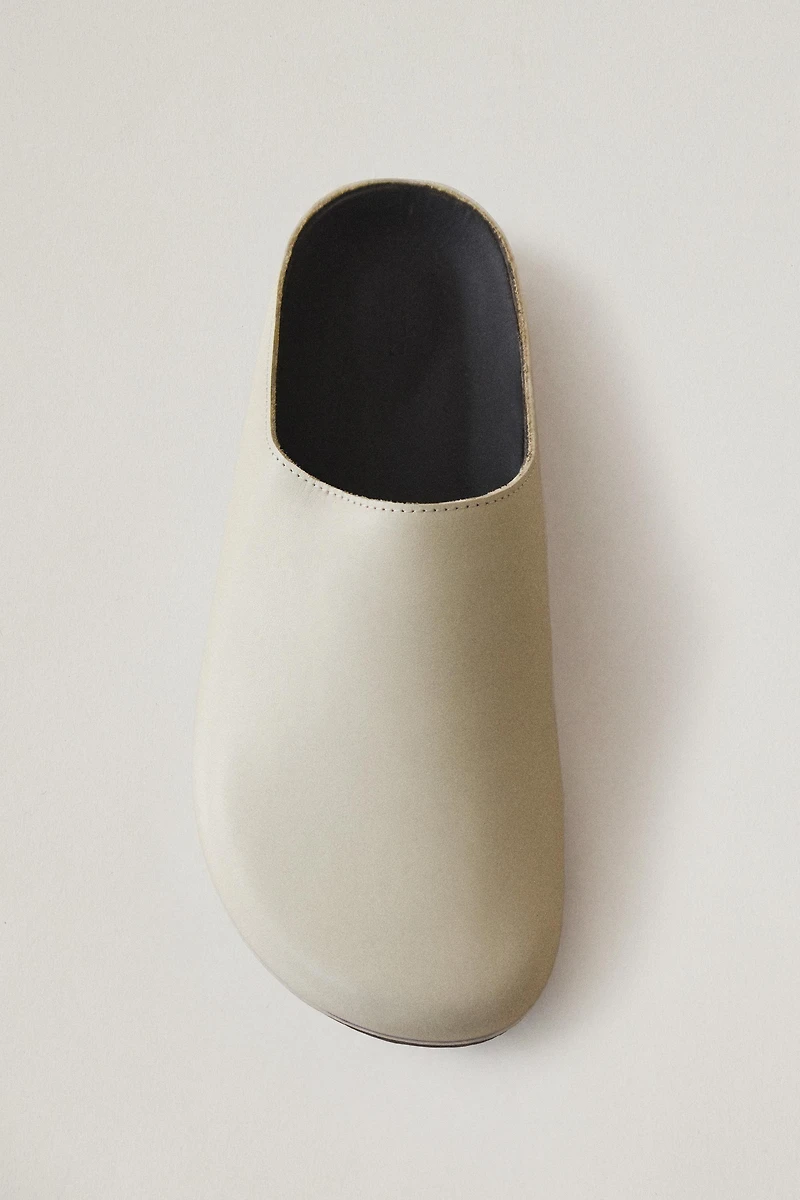 MINIMAL LEATHER MULE CLOG SLIPPERS