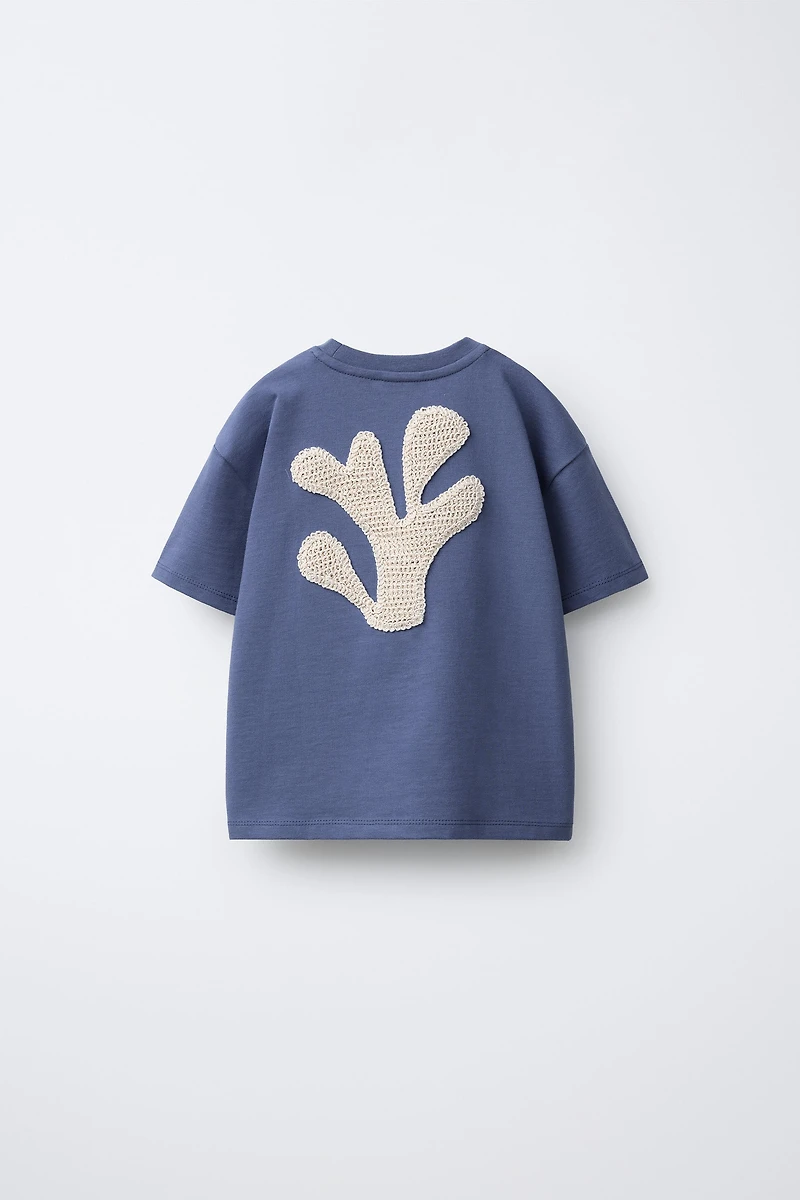 CROCHET APPLIQUÉ T-SHIRT