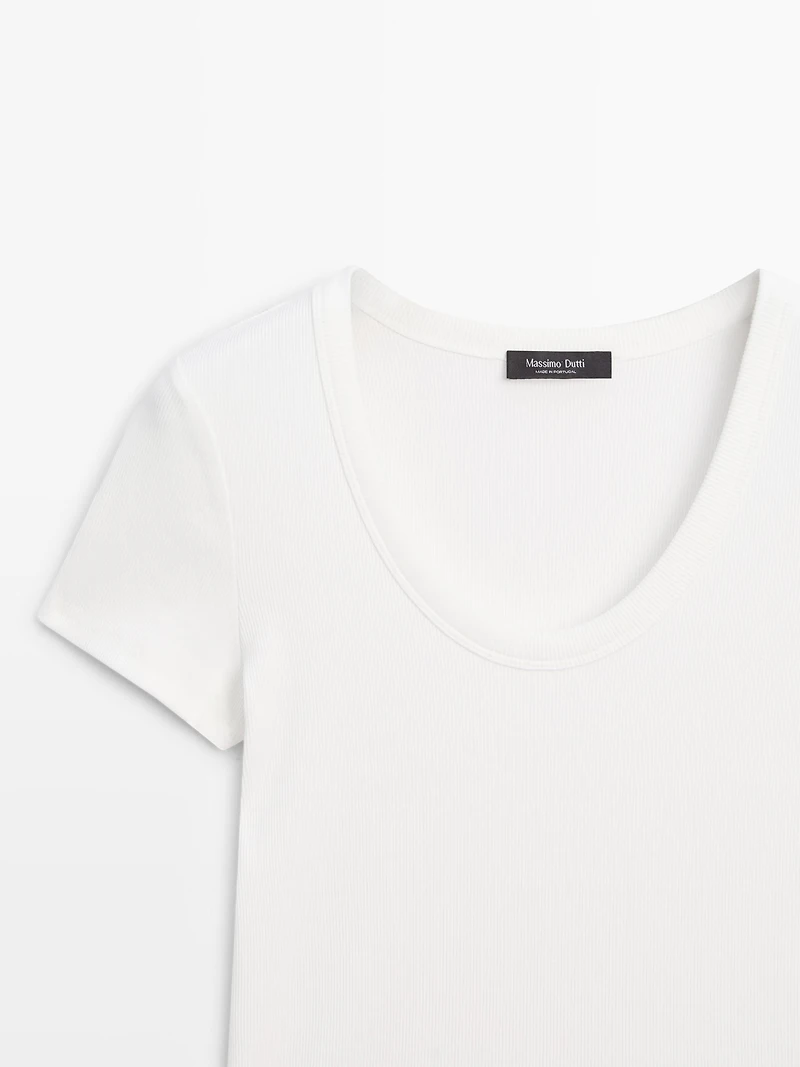 Short sleeve cotton blend T-shirt