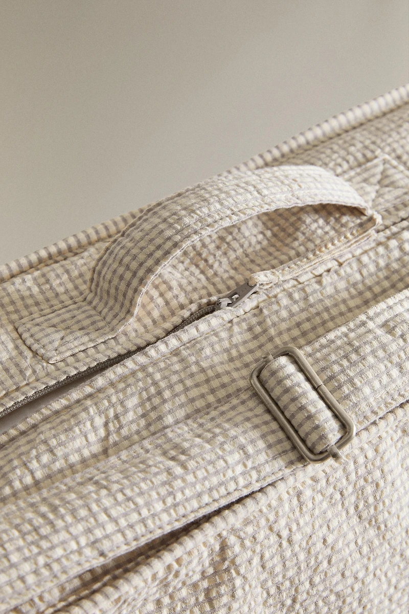 CHILDREN'S TRAVEL SUITCASE WITH A GINGHAM PATTERN