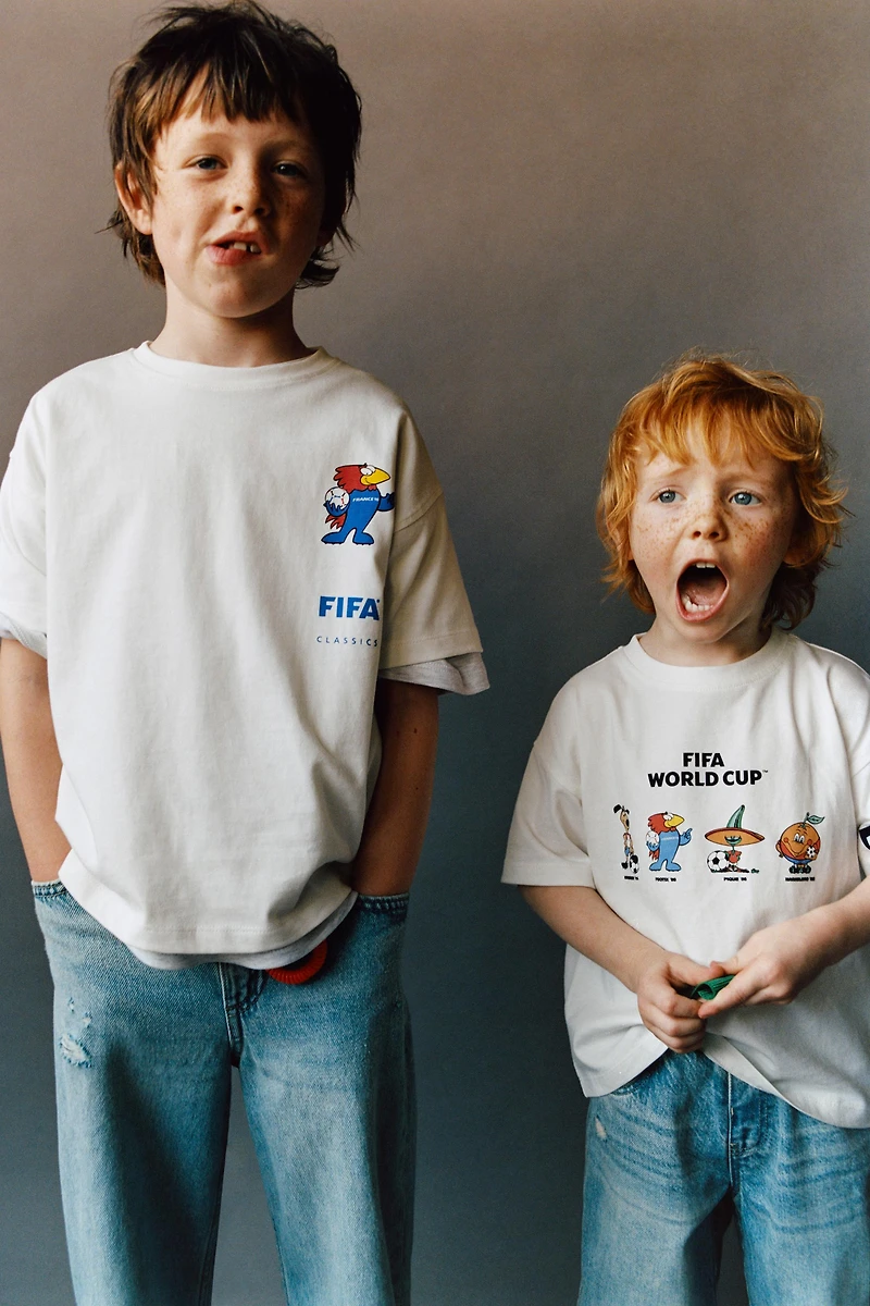 FIFA CLASSICS WORLD CUP ™ MULTIPLE MASCOTS PRINTED T-SHIRT