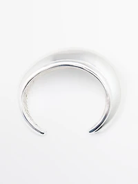 Rigid bracelet with voluminous design