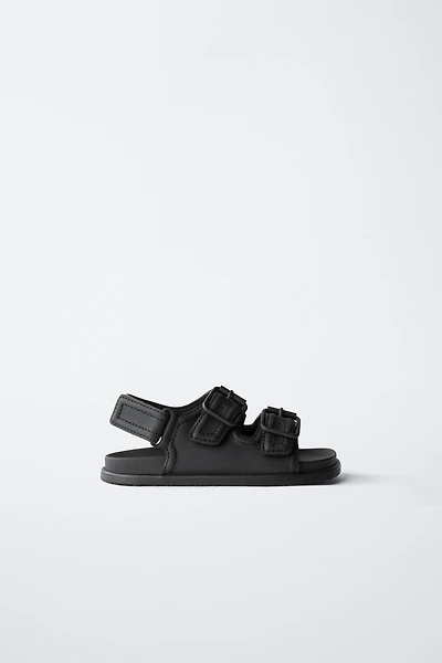 BUCKLED SANDALS