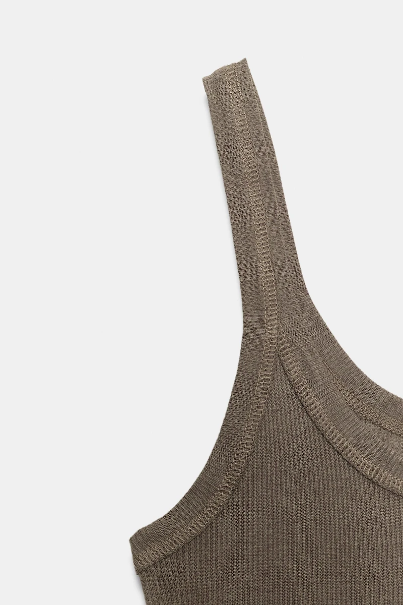 FLOWY STRAPPY TOP
