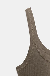 FLOWY STRAPPY TOP