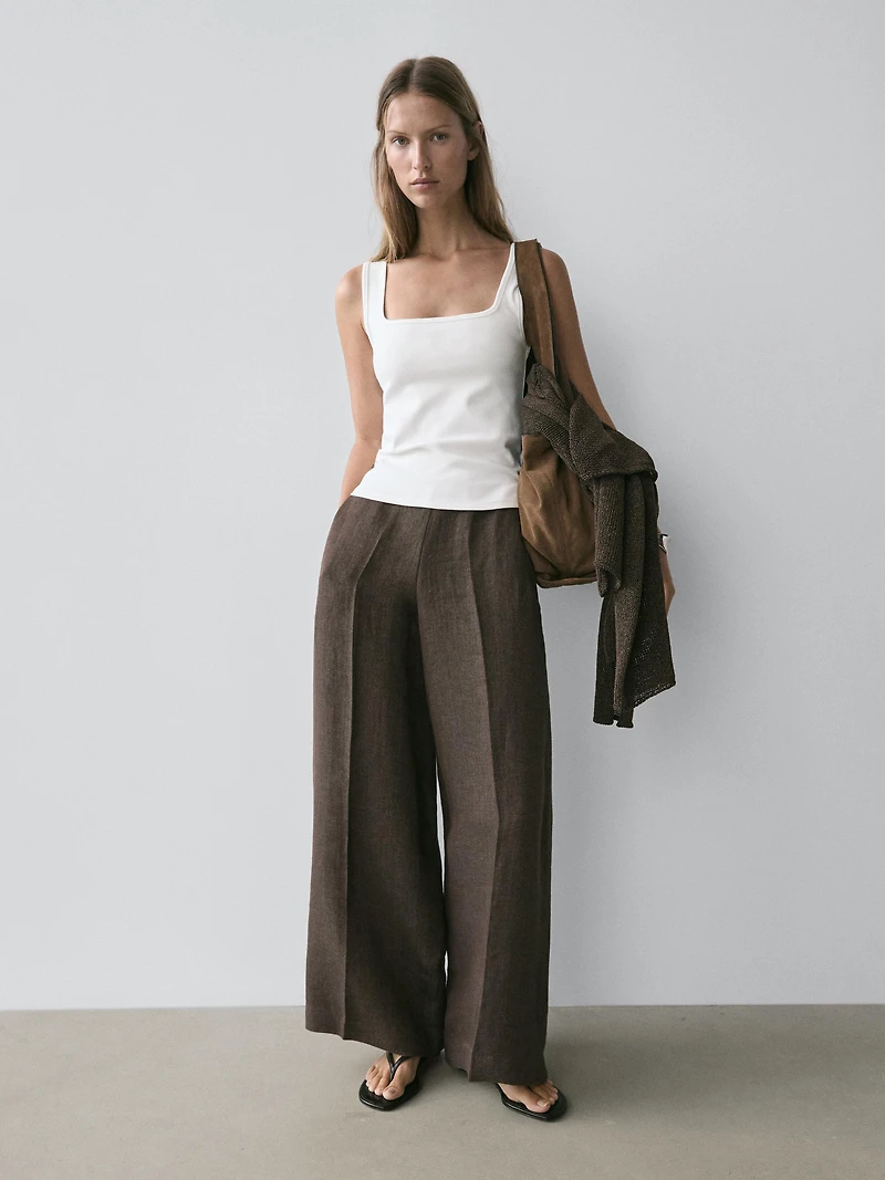 Sleeveless top with square neckline