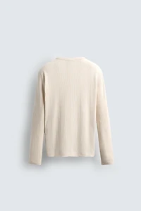 STRUCTURED HENLEY COLLAR T-SHIRT