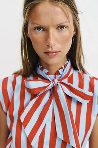 STRIPED KNOTTED SLEEVELESS SHIRT