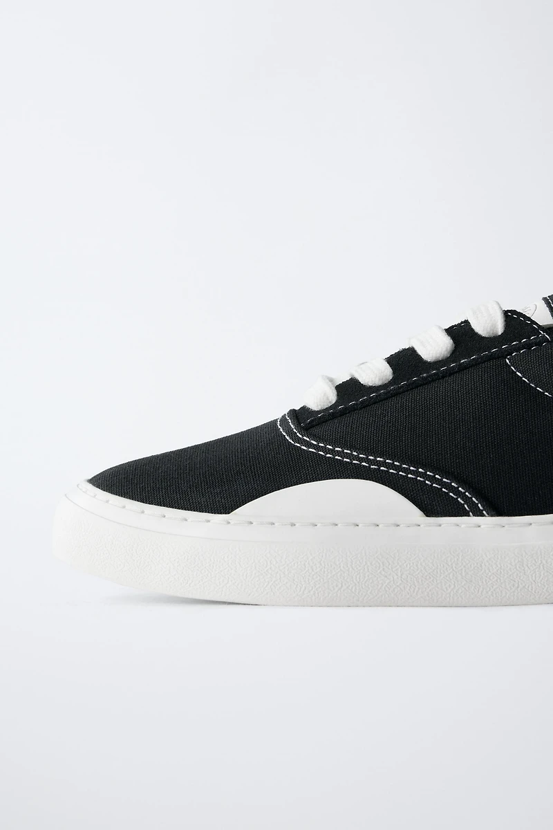 SKATER SNEAKERS