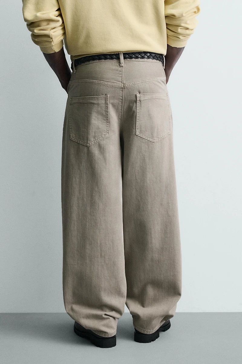 PANTALON COUPE DÉCONTRACTÉE À FERMETURE CROISÉE
