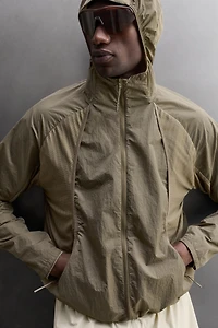 RUNNING WIND BREAKER WITH VENTS