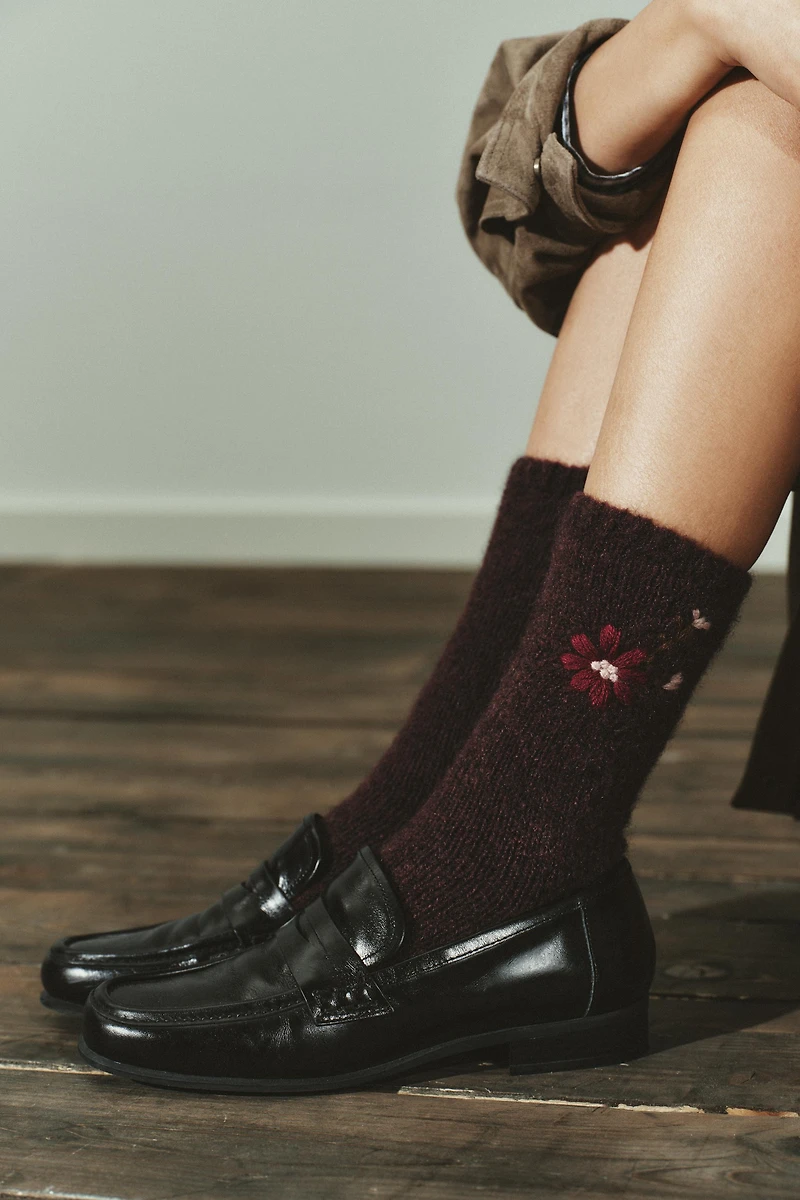 EMBROIDERED FLORAL SOCKS