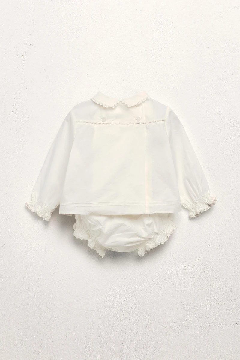 1 MONTH - 3 YEARS/ LIMITED EDITION POPLIN SHIRT AND EMBROIDERED FLOWER BLOOMERS SET