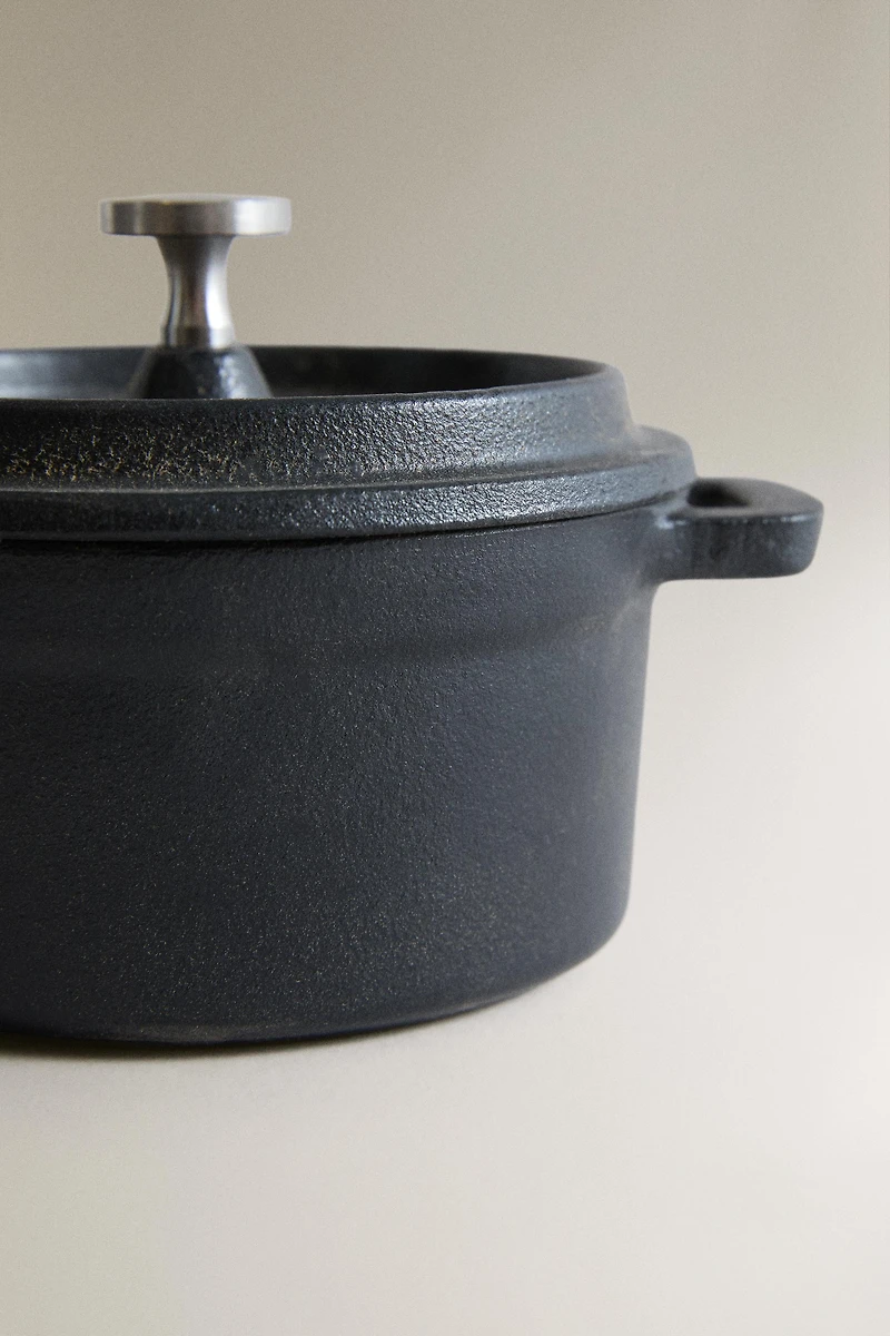 CAST IRON COCOTTE POT
